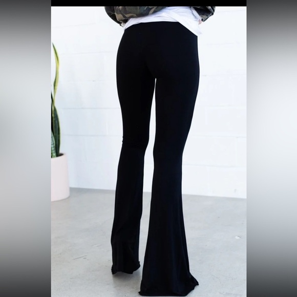 Three Bird Nest Pull On Solid Raw Edge Flare Pants Black Womens Size XL - Picture 2 of 9